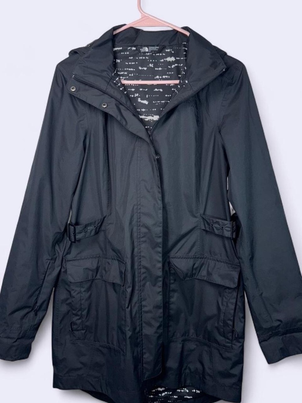The North Face Hooded Rain Jacket Women’s Small Black Lightweight Waterproof